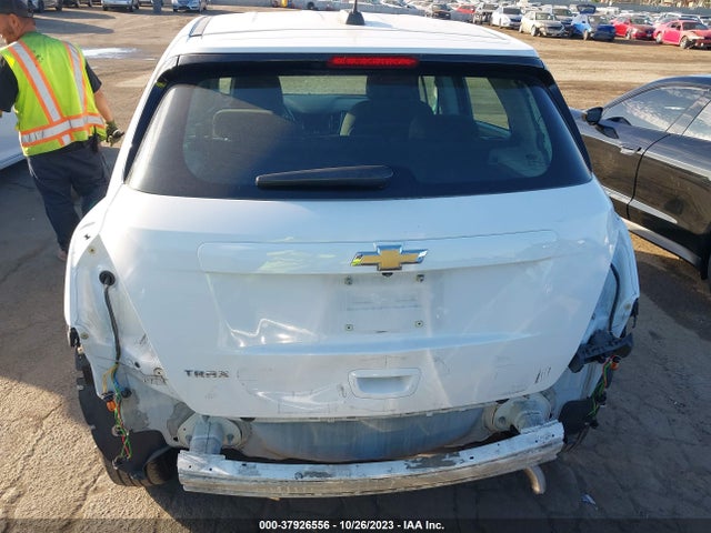 Chevrolet TRAX LS 2019 3GNCJKSB8KL379573 Image 17