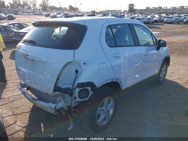 Chevrolet TRAX LS 2019 3GNCJKSB8KL379573 Image 4