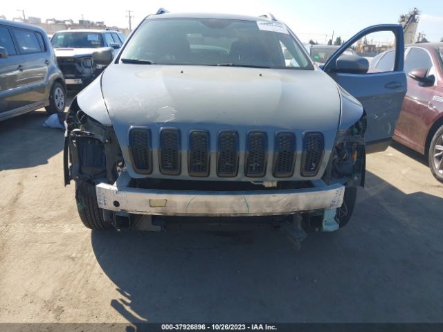 1C4PJLCB2EW212834 Jeep Cherokee Latitude
