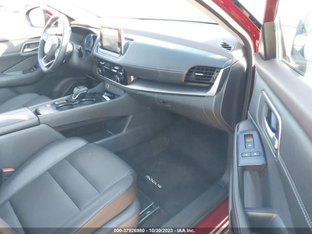 5N1AT3BA0MC772176 Nissan ROGUE SV