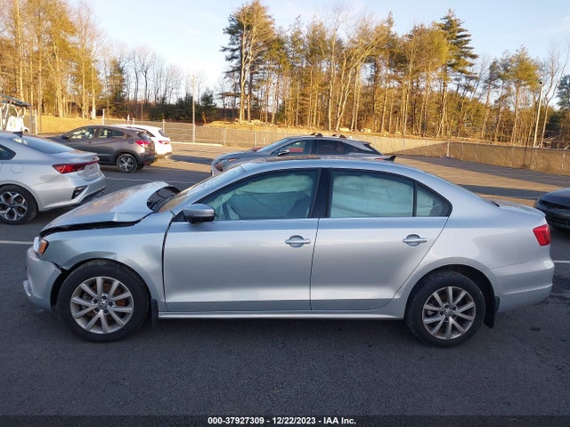 3VWD17AJ0EM401516 Volkswagen Jetta 1.8t Se