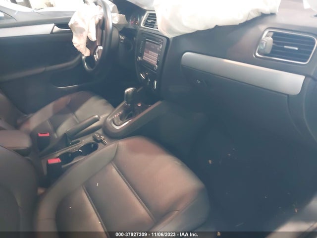 3VWD17AJ0EM401516 Volkswagen Jetta 1.8t Se