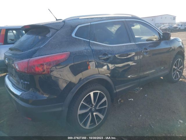 JN1BJ1CR4JW208048 Nissan Rogue Sport Sl