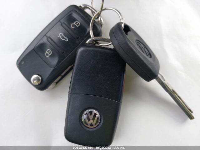 WVGAV7AX3FW550031 Volkswagen Tiguan R-line