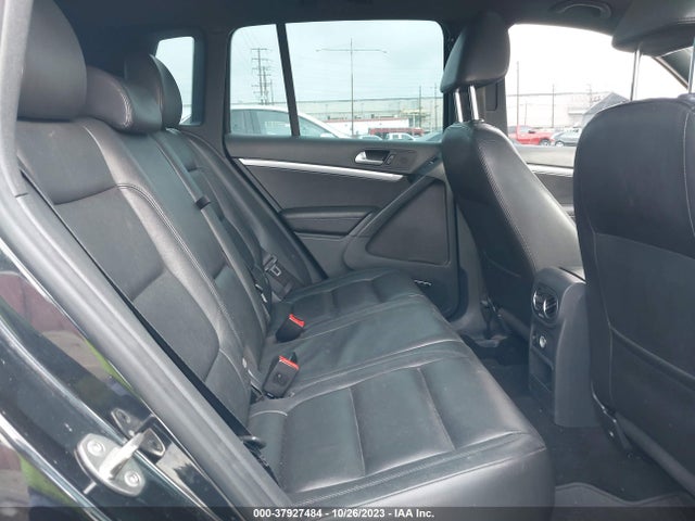 WVGAV7AX3FW550031 Volkswagen Tiguan R-line