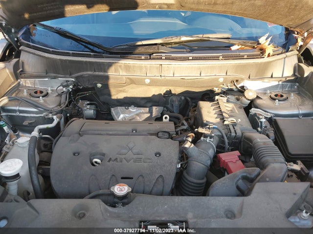 JA4ARUAU6NU016877 Mitsubishi Outlander Sport 2.0 Se