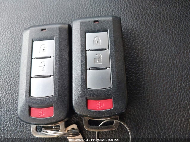 JA4ARUAU6NU016877 Mitsubishi Outlander Sport 2.0 Se