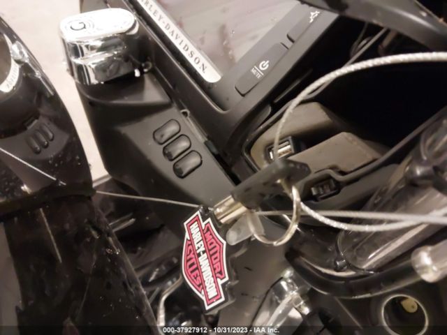 2014 HARLEY-DAVIDSON FLHTCU 1HD1FCM18EB713214 Photo 10