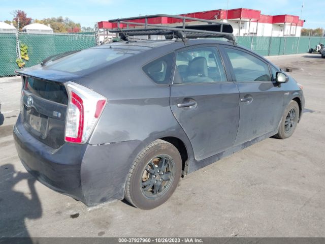 JTDKN3DUXF0398819 Toyota Prius Three