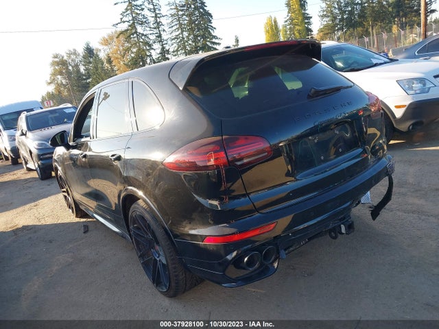 2016 PORSCHE CAYENNE WP1AD2A2XGLA72027 Photo 2