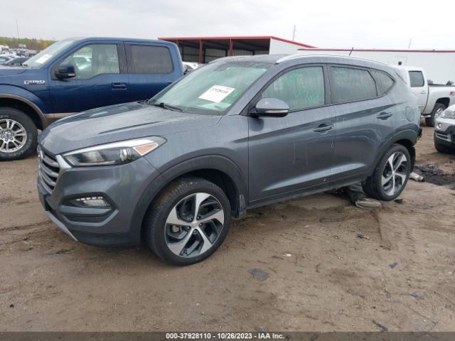 KM8J3CA2XHU586722 Hyundai Tucson Sport
