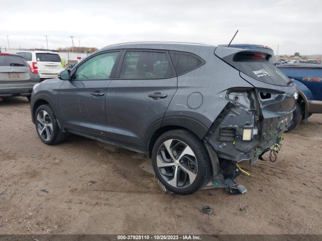 KM8J3CA2XHU586722 Hyundai Tucson Sport