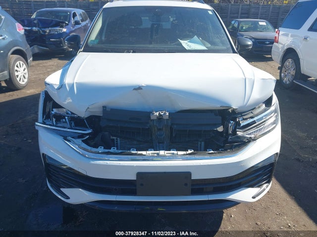 2022 VOLKSWAGEN TIGUAN 2.0T SE R-LINE BLACK VIN: 3VV8B7AX4NM010022