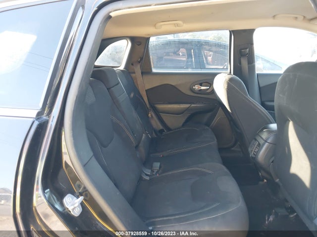 2015 JEEP CHEROKEE LATITUDE VIN: 1C4PJLCS0FW643660