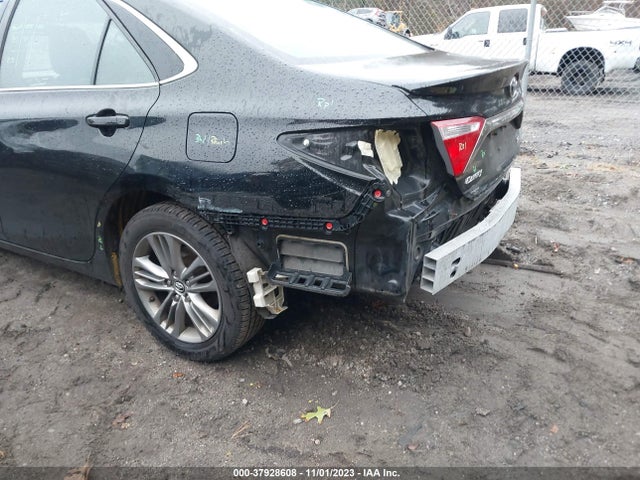 2015 TOYOTA CAMRY SE VIN: 4T1BF1FKXFU006715