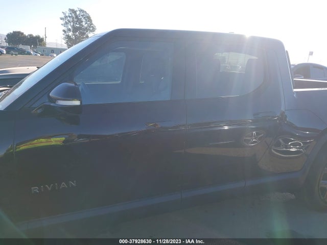 Rivian R1t Adventure 2023 7FCTGAAA9PN024102 Image 14