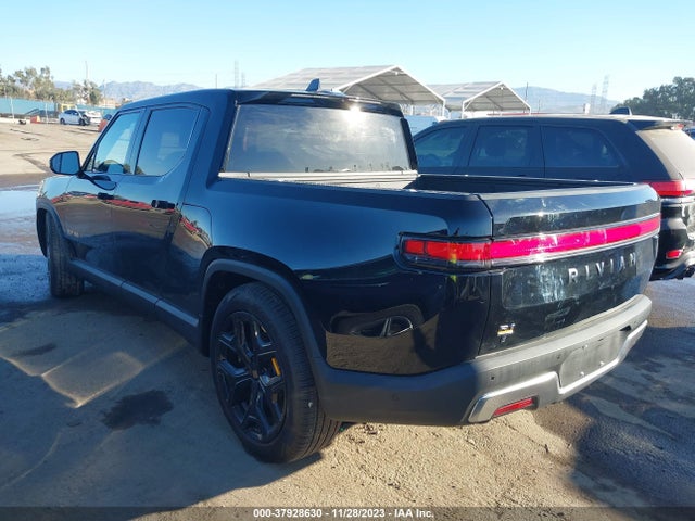 Rivian R1t Adventure 2023 7FCTGAAA9PN024102 Image 3