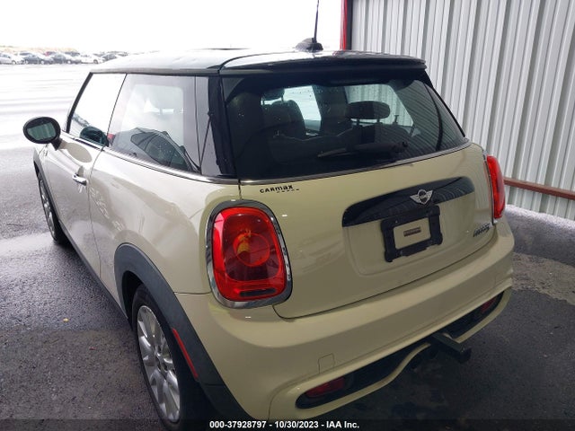 2015 MINI HARDTOP WMWXP7C56F2C60071 Photo 2