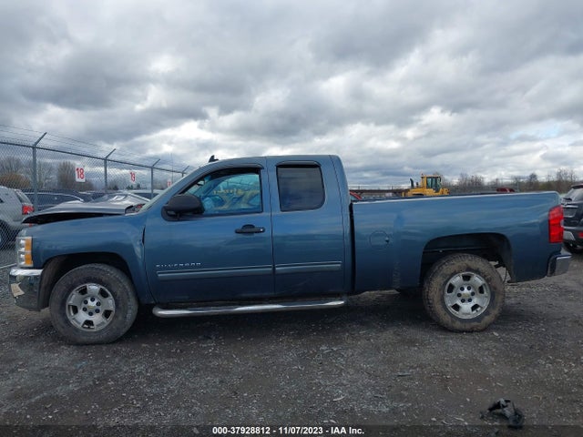 2013 CHEVROLET SILVERADO 1500 LT VIN: 1GCRCSE02DZ163253