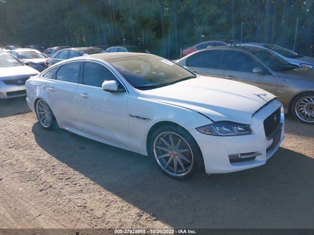 2016 JAGUAR XJ SAJWJ1CD7G8V91002 Photo 0