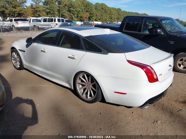 2016 JAGUAR XJ SAJWJ1CD7G8V91002 Photo 2