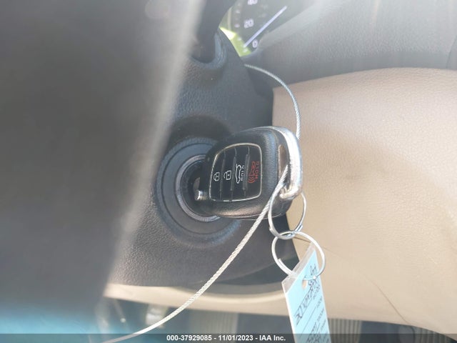 2016 HYUNDAI TUCSON SE VIN: KM8J23A44GU213937