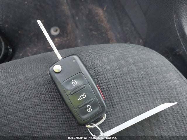 3VW1K7AJ4FM271144 Volkswagen Jetta 2.0l S