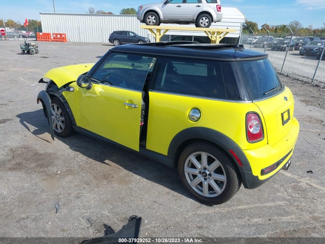2012 MINI COOPER HARDTOP WMWSV3C59CTY28924 Photo 2