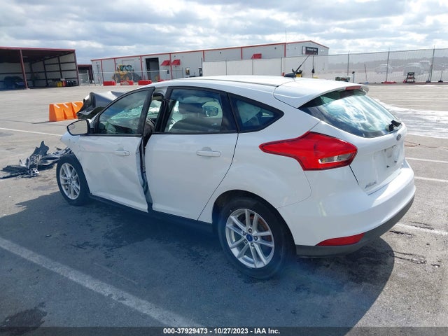 Ford FOCUS SE 2016 1FADP3K25GL386636 Image 3