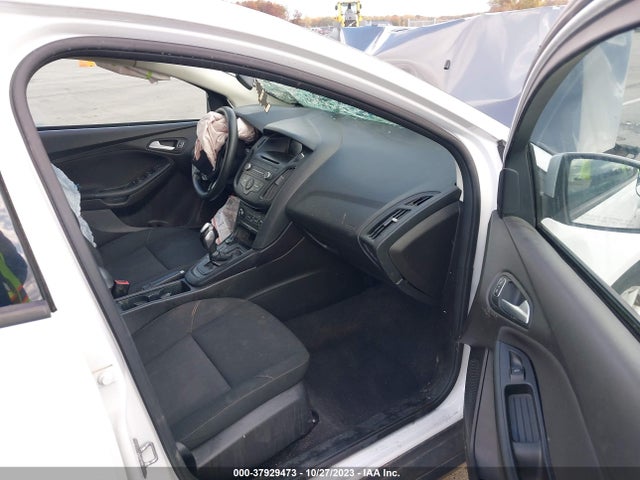 Ford FOCUS SE 2016 1FADP3K25GL386636 Image 5