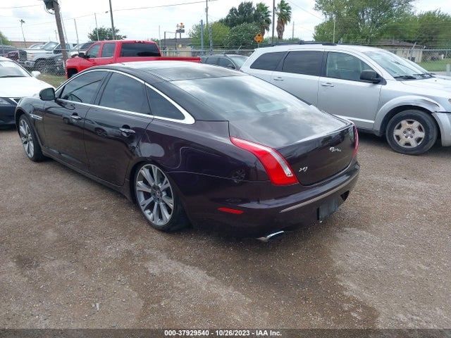 2011 JAGUAR XJ SAJWA1GE0BMV04513 Photo 2