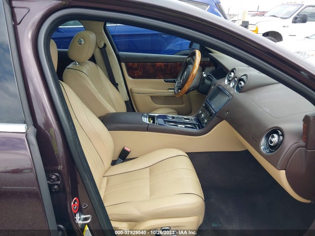 2011 JAGUAR XJ SAJWA1GE0BMV04513 Photo 4