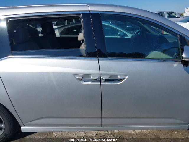 Honda Odyssey Touring 2015 5FNRL5H92FB108872 Image 13