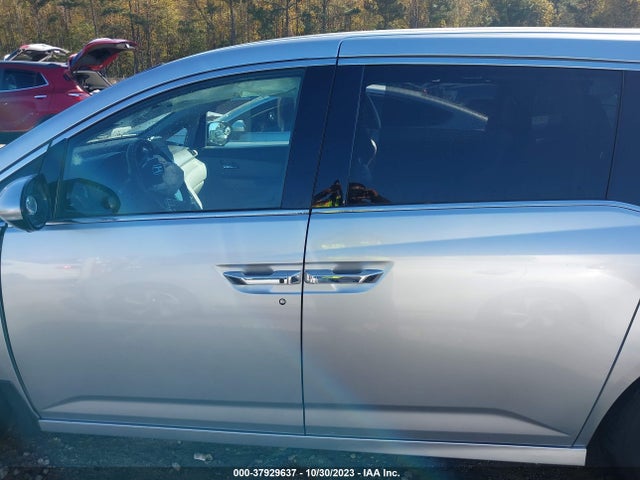 Honda Odyssey Touring 2015 5FNRL5H92FB108872 Image 14