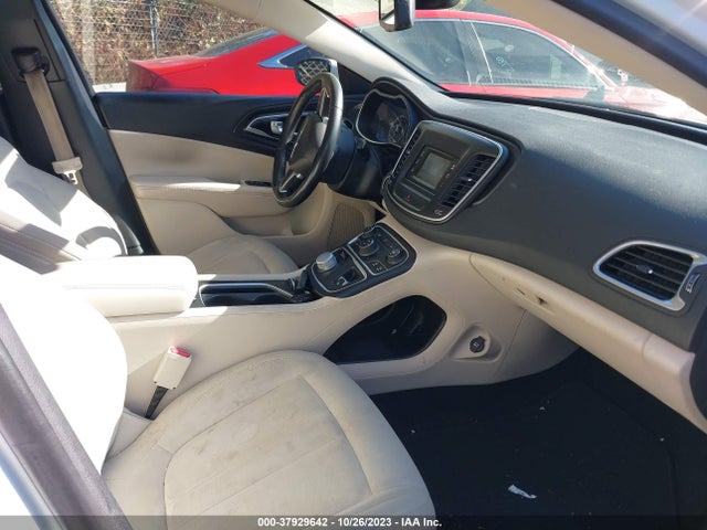 Chrysler 200 Limited 2015 1C3CCCAB4FN528212 Image 5