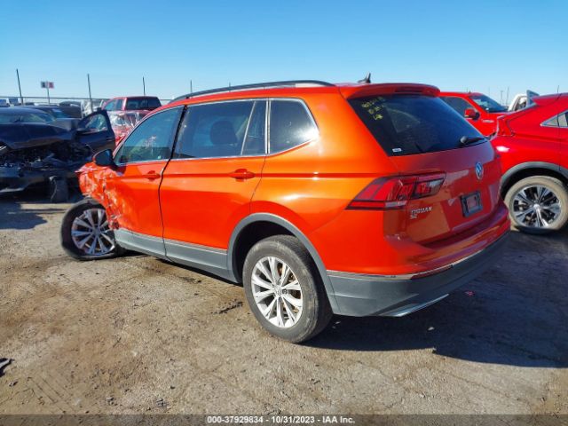 2018 VOLKSWAGEN TIGUAN 3VV2B7AX9JM050998 Photo 2