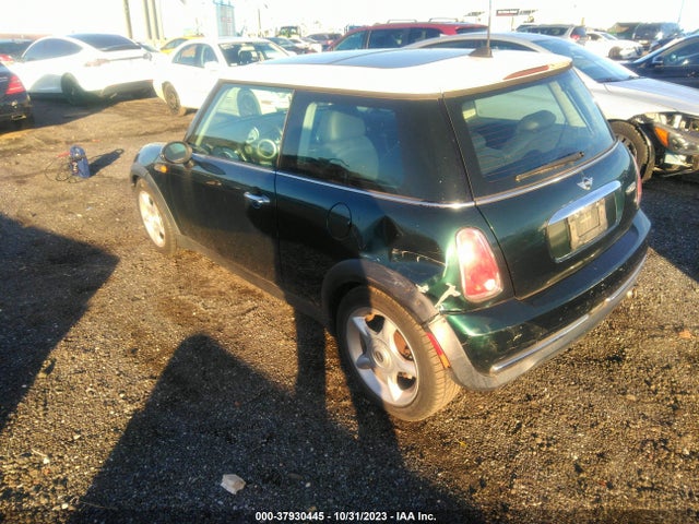 2006 MINI COOPER HARDTOP WMWRC33516TK18511 Photo 2