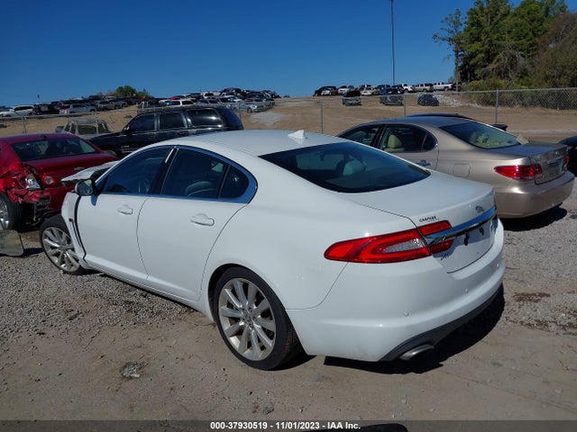 2013 JAGUAR XF SAJWJ0EF9D8S87108 Photo 2