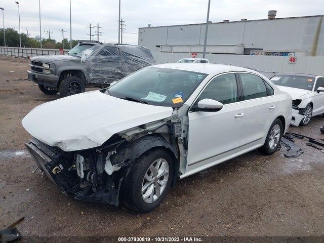 Volkswagen Passat 1.8t S 2017 1VWAT7A38HC019402 Image 2