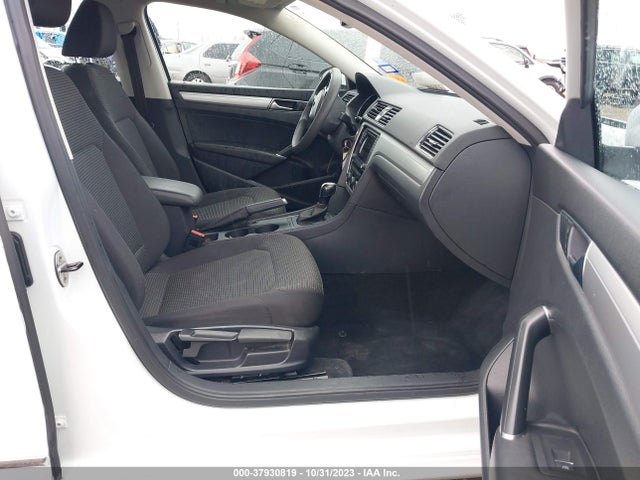 Volkswagen Passat 1.8t S 2017 1VWAT7A38HC019402 Image 5