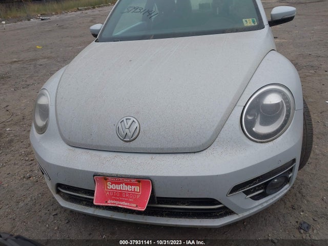 3VWJD7AT8JM726677 Volkswagen Beetle Se