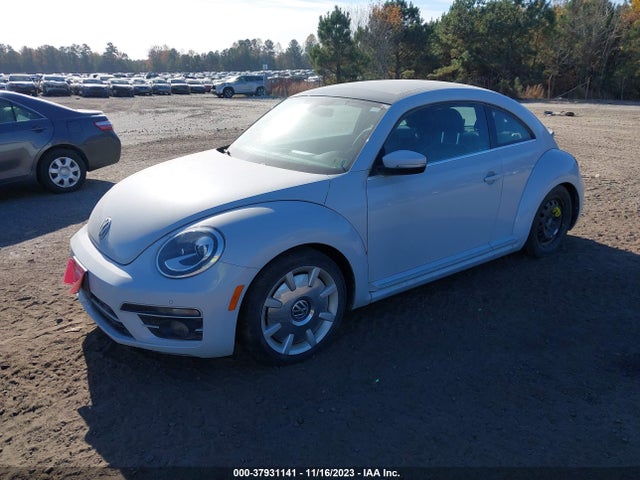 3VWJD7AT8JM726677 Volkswagen Beetle Se