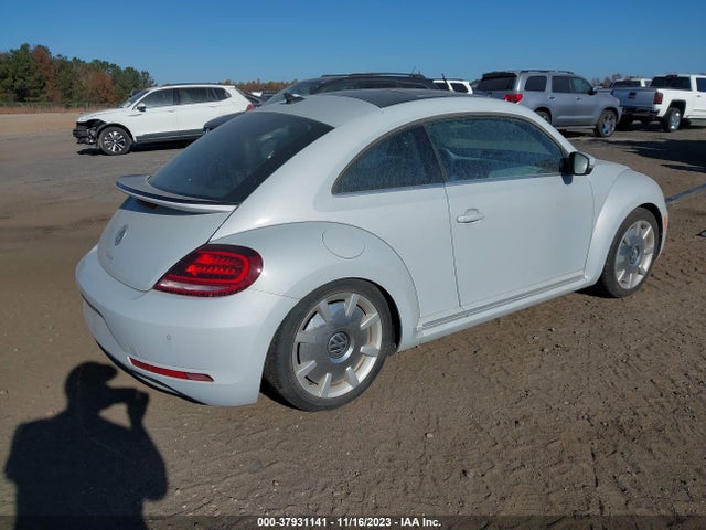 3VWJD7AT8JM726677 Volkswagen Beetle Se