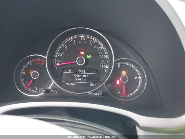 3VWJD7AT8JM726677 Volkswagen Beetle Se