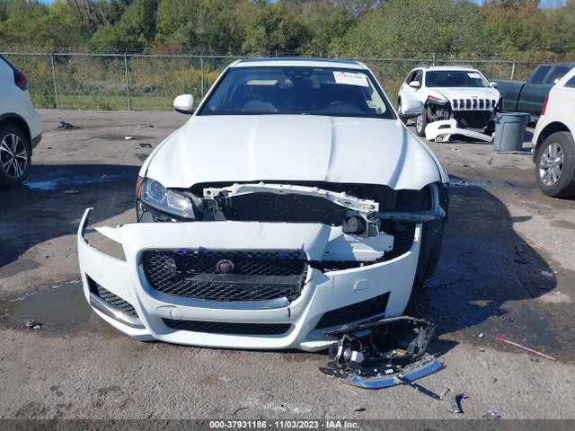 2016 JAGUAR XF SAJBD4BV7GCY09213 Photo 5