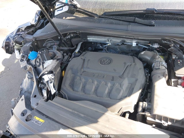 3VVCB7AX4NM053317 Volkswagen Tiguan Se R-line Black