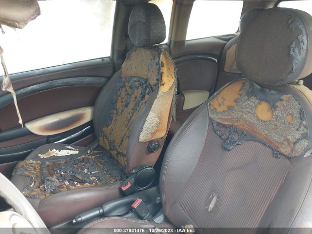 2010 MINI COOPER CLUBMAN WMWMM3C56ATZ32425 Photo 5