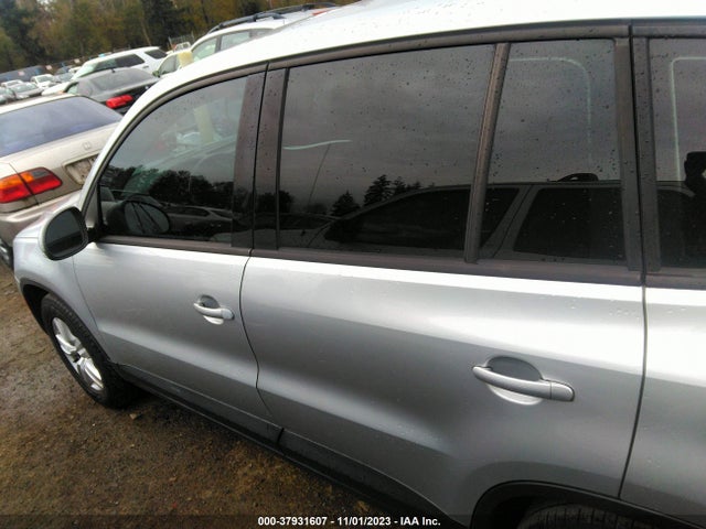 2013 VOLKSWAGEN TIGUAN S VIN: WVGAV3AX1DW568842