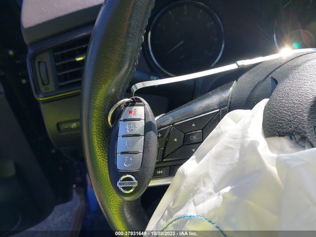 Nissan ROGUE SV 2017 5N1AT2MV5HC777132 Image 11
