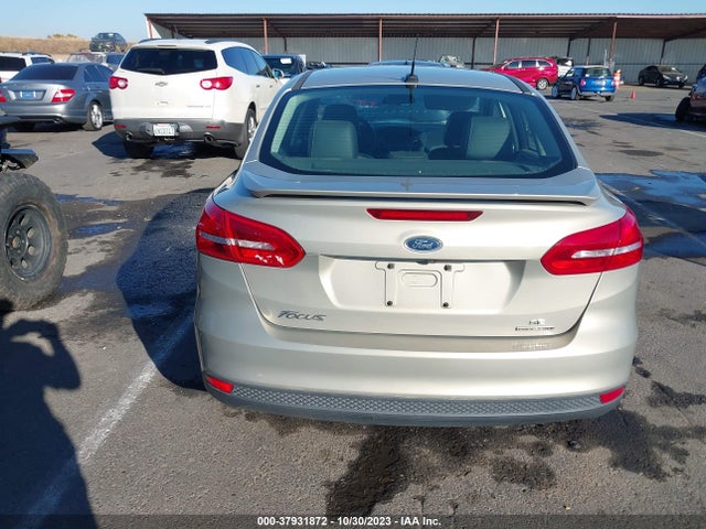 Ford FOCUS SE 2015 1FADP3F26FL320024 Image 16